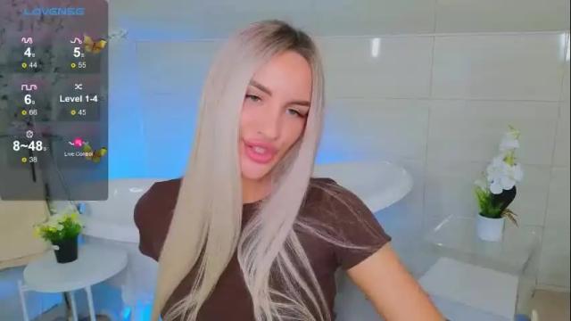Image 11 of leila_flower Stream on Chaturbate on 3 days ago