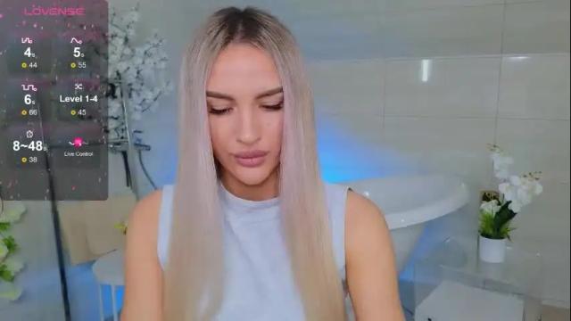 Image 3 of leila_flower Stream on Chaturbate on 2 days ago