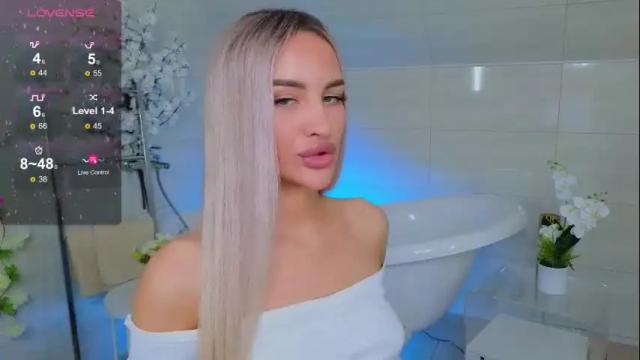 Image 6 of leila_flower Stream on Chaturbate on 2 days ago