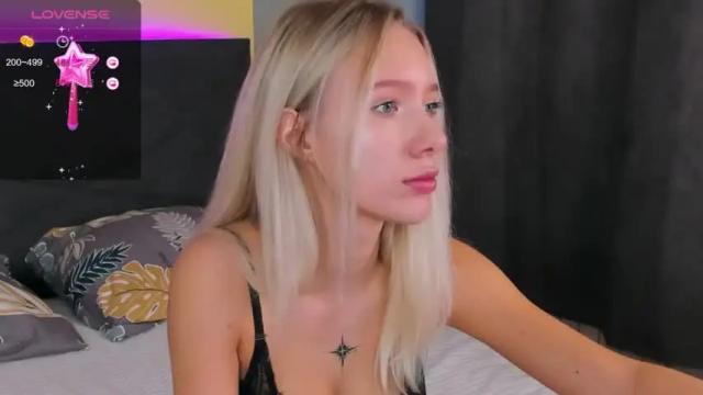 Image 11 of leila_lunalu Stream on Chaturbate on 18 months ago