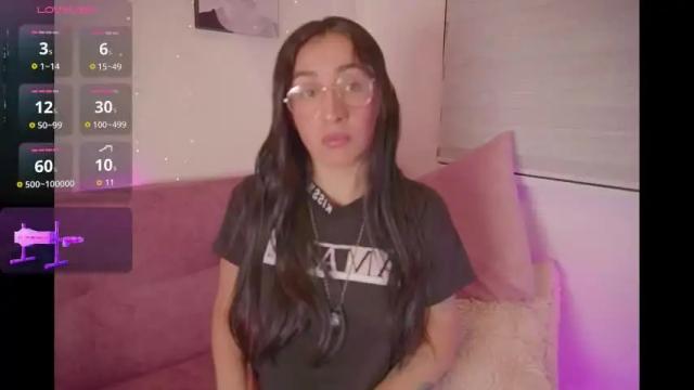 Image 2 of leila_petitee Stream on Chaturbate on 1 month ago
