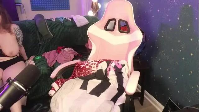 Image 6 of lemonadetarts Stream on Chaturbate on 2 months ago