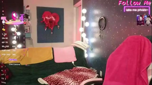 Image 4 of lemonadetarts Stream on Chaturbate on 1 month ago