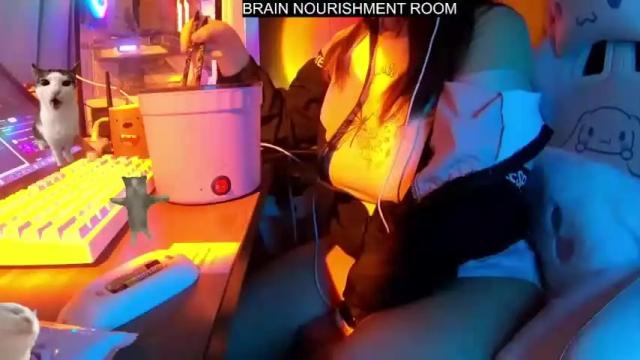 Image 4 of lemonylemon679121 Stream on Chaturbate on 21 months ago