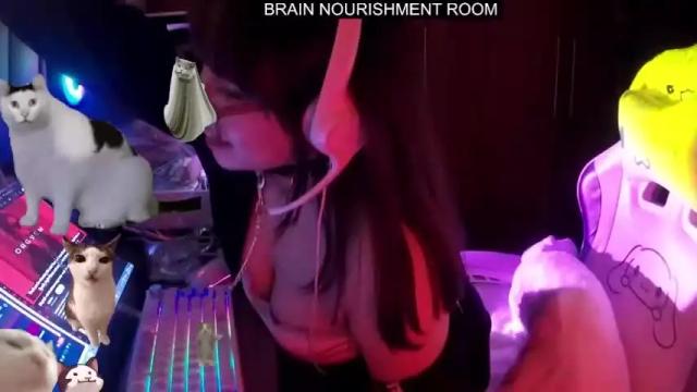 Image 4 of lemonylemon679121 Stream on Chaturbate on 20 months ago