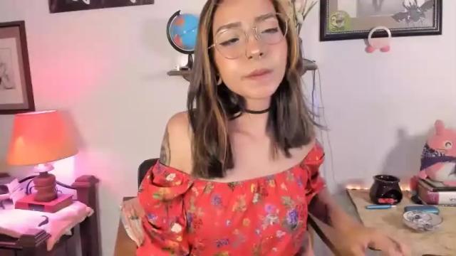 Image 8 of lemoonpeach Stream on Chaturbate on 19 months ago