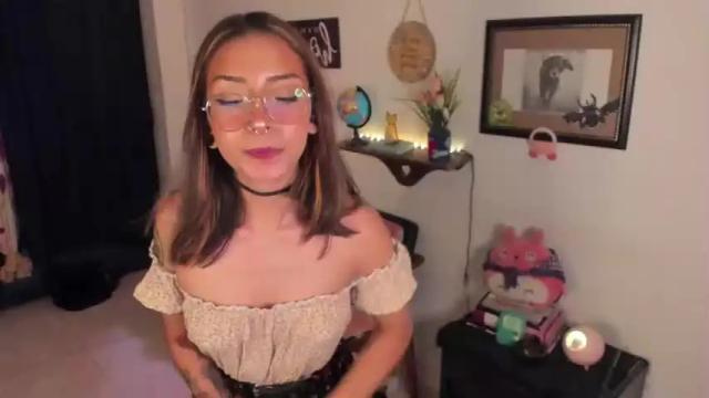 Image 10 of lemoonpeach Stream on Chaturbate on 19 months ago