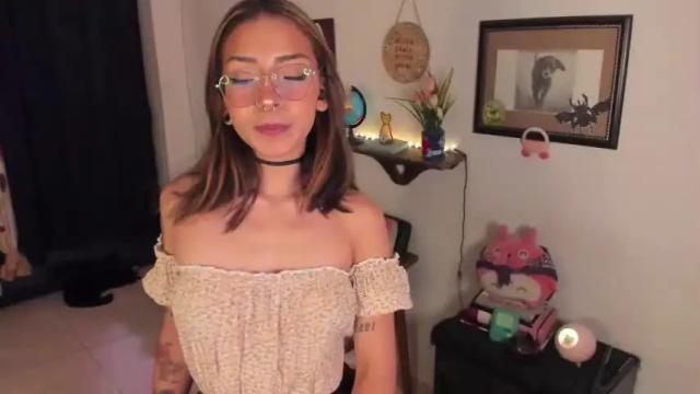 Image 2 of lemoonpeach Stream on Chaturbate on 19 months ago