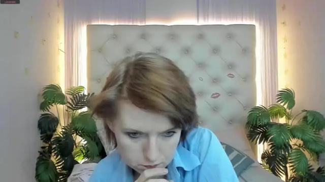 Image 2 of lena_paulles Stream on Chaturbate on 13 months ago