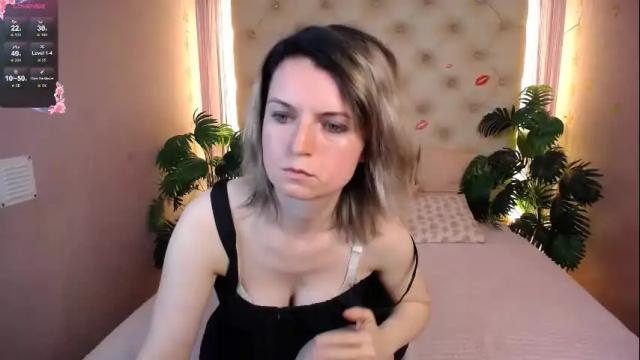 Image 2 of lena_paulles Stream on Chaturbate on 16 days ago