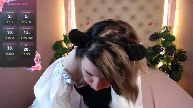 Image 12 of lena_paulles Stream on Chaturbate on 15 days ago