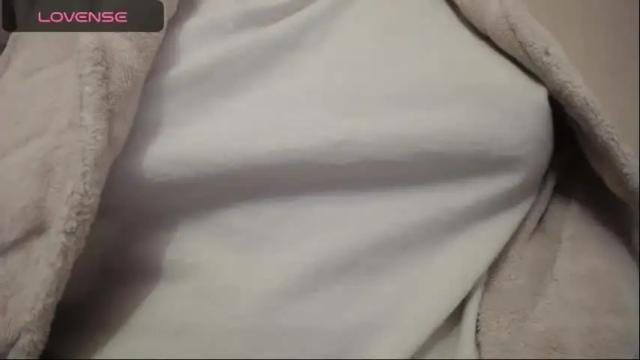 Image 2 of lenagolden Stream on Chaturbate on 1 month ago