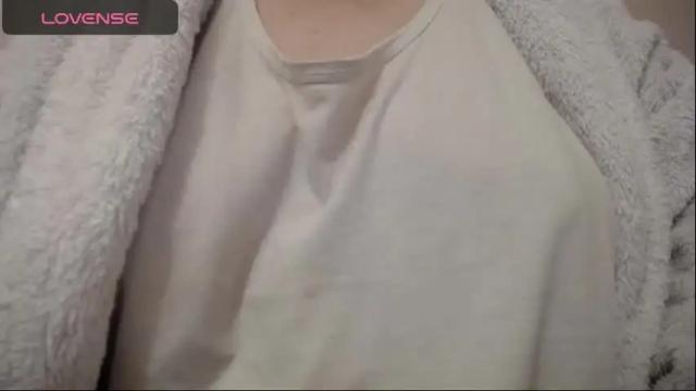 Image 4 of lenagolden Stream on Chaturbate on 1 month ago