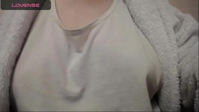 Image 6 of lenagolden Stream on Chaturbate on 1 month ago