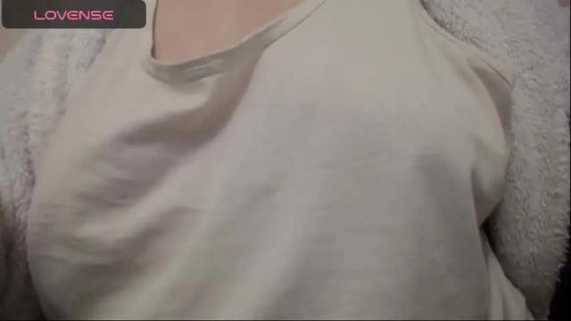 Image 2 of lenagolden Stream on Chaturbate on 1 month ago