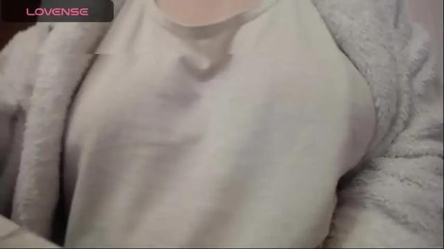 Image 4 of lenagolden Stream on Chaturbate on 25 days ago