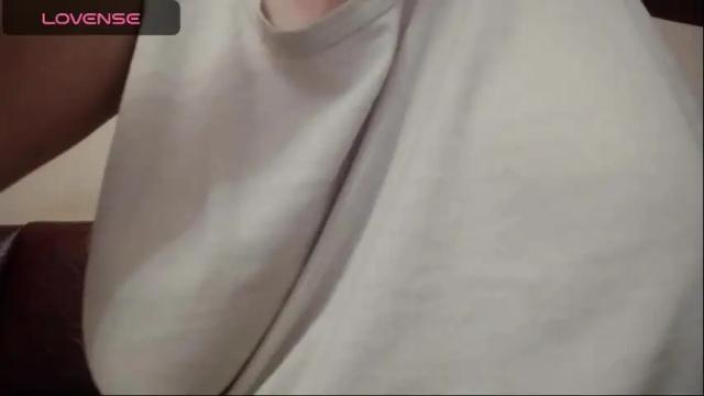 Image 7 of lenagolden Stream on Chaturbate on 5 days ago