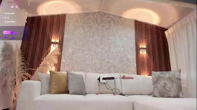 Image 10 of lenah_smith Stream on Chaturbate on 1 month ago