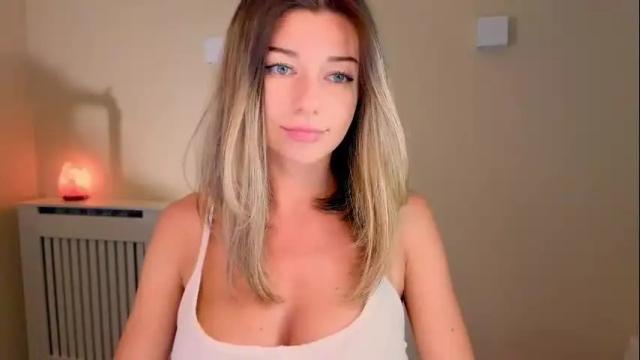 Image 11 of lenamuti Stream on Chaturbate on 26 days ago