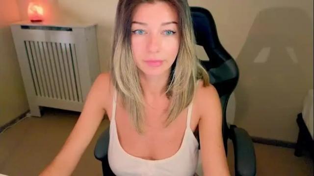 Image 11 of lenamuti Stream on Chaturbate on 24 days ago
