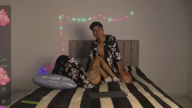 Image 12 of lenfer_doux Stream on Chaturbate on 15 months ago