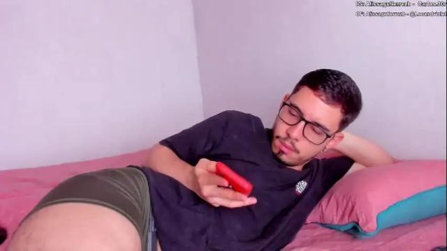 Image 2 of leoandviolet Stream on Chaturbate on 1 month ago