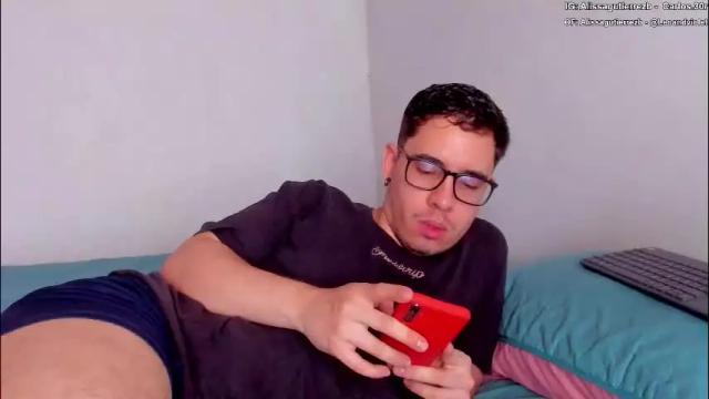 Image 2 of leoandviolet Stream on Chaturbate on 2 months ago