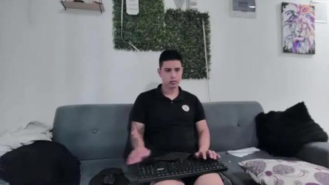 Image 3 of leoft_angelique Stream on Chaturbate on 12 months ago