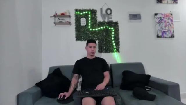 Image 6 of leoft_angelique Stream on Chaturbate on 12 months ago