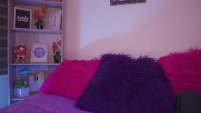 Image 6 of leonela_sam Stream on Chaturbate on 14 months ago