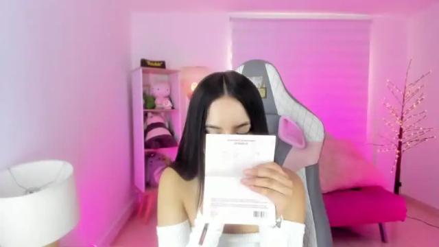 Image 2 of leonela_sam Stream on Chaturbate on 14 months ago