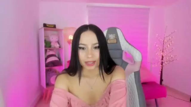 Image 6 of leonela_sam Stream on Chaturbate on 14 months ago