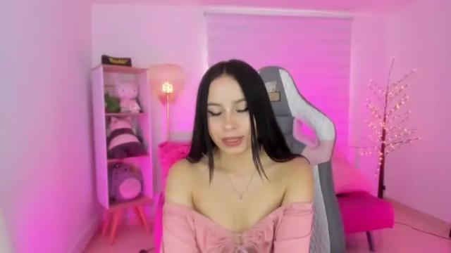 Image 8 of leonela_sam Stream on Chaturbate on 14 months ago