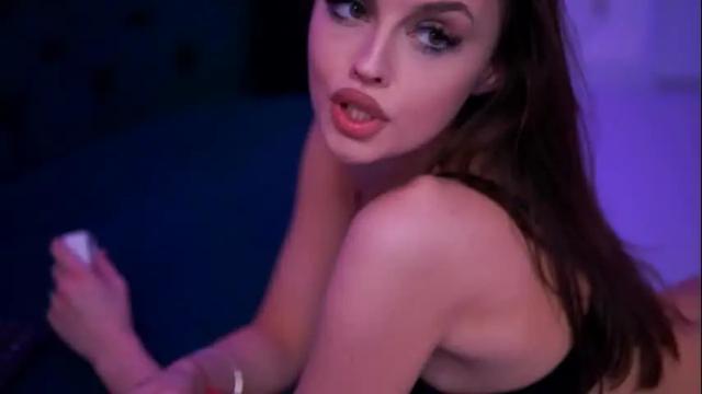 Image 3 of lesaismore Stream on Chaturbate on 1 month ago