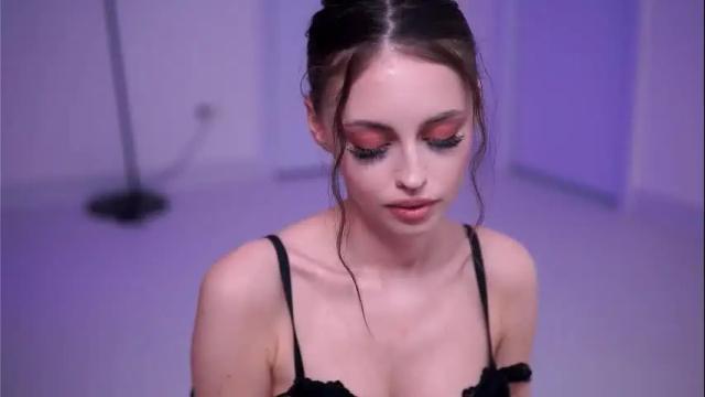 Image 11 of lesaismore Stream on Chaturbate on 28 days ago