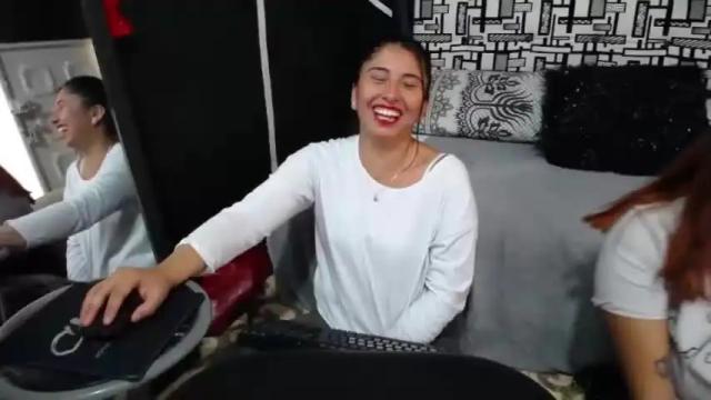 Image 11 of lesbianfunnysex Stream on Chaturbate on 16 months ago