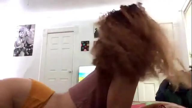 Image 3 of lesbimamis Stream on Chaturbate on 21 months ago