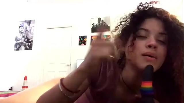 Image 8 of lesbimamis Stream on Chaturbate on 21 months ago