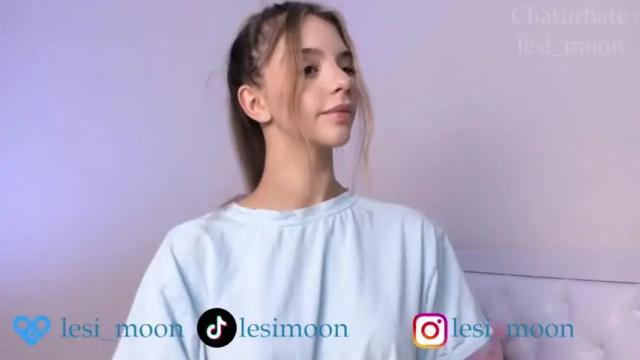 Image 2 of lesi_moon Stream on Chaturbate on 16 months ago