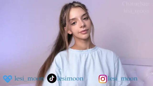 Image 3 of lesi_moon Stream on Chaturbate on 11 months ago