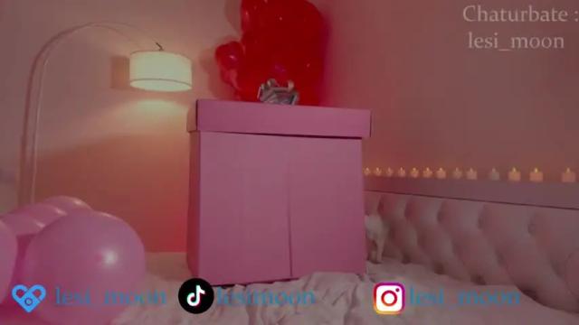 Image 3 of lesi_moon Stream on Chaturbate on 15 months ago