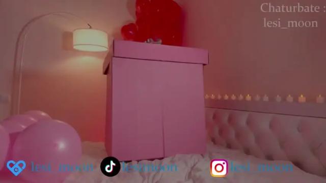 Image 6 of lesi_moon Stream on Chaturbate on 15 months ago