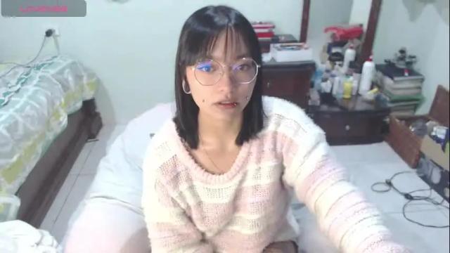 Image 3 of leslie__anderson Stream on Chaturbate on 4 months ago