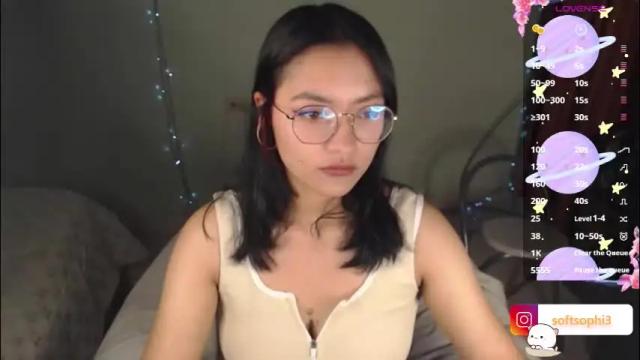 Image 2 of leslie__anderson Stream on Chaturbate on 2 months ago