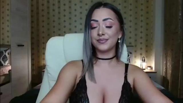 Image 2 of leslie_secret Stream on Chaturbate on 4 days ago