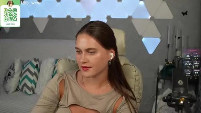 Image 7 of lesliekorfs Stream on Chaturbate on 3 months ago