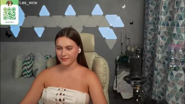 Image 10 of lesliekorfs Stream on Chaturbate on 2 months ago