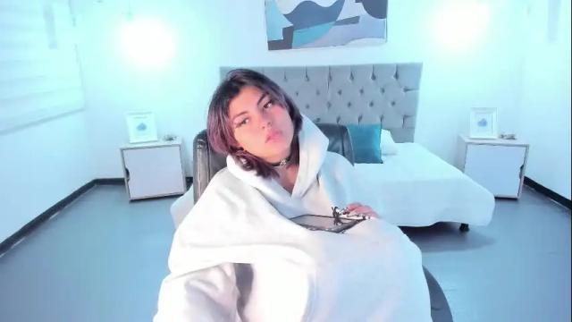 Image 2 of lesliemoon_ Stream on Chaturbate on 1 month ago