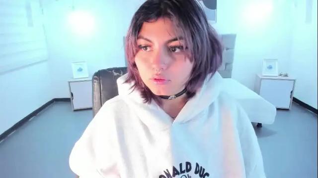 Image 4 of lesliemoon_ Stream on Chaturbate on 1 month ago