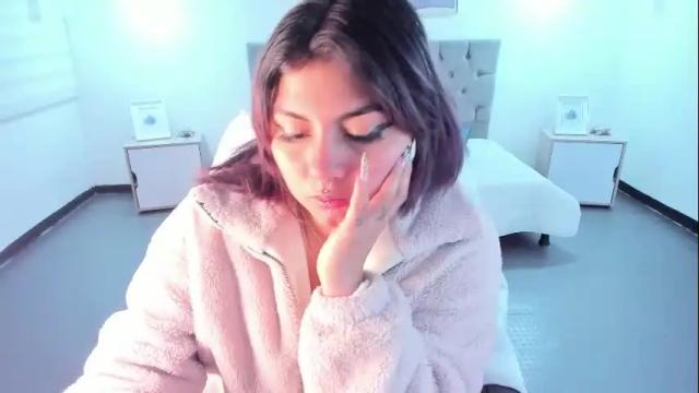 Image 3 of lesliemoon_ Stream on Chaturbate on 1 month ago